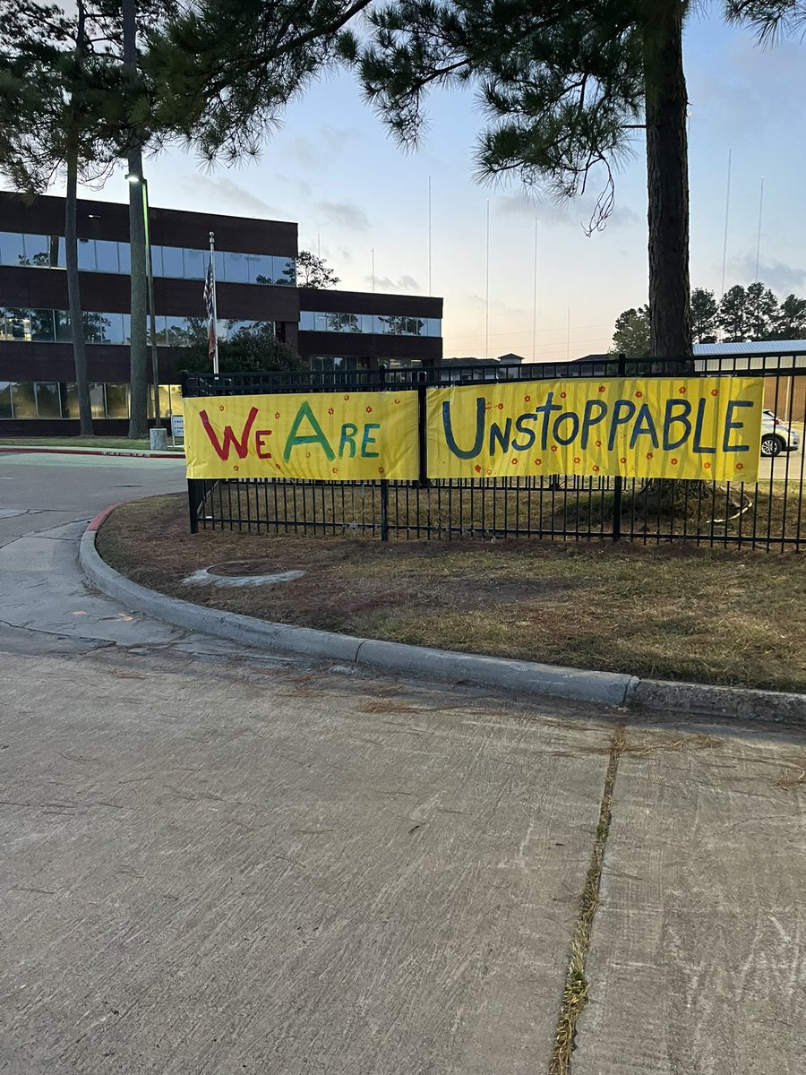 Momentum_HS's tweet image. We had an absolutely amazing 1st day of school! Our students and staff will be UNSTOPPABLE this year! We are ALL IN as we AIM HIGH! @SpringISD @StacyKRodgers @TraWalker3 @poullard_colina @etinglesr