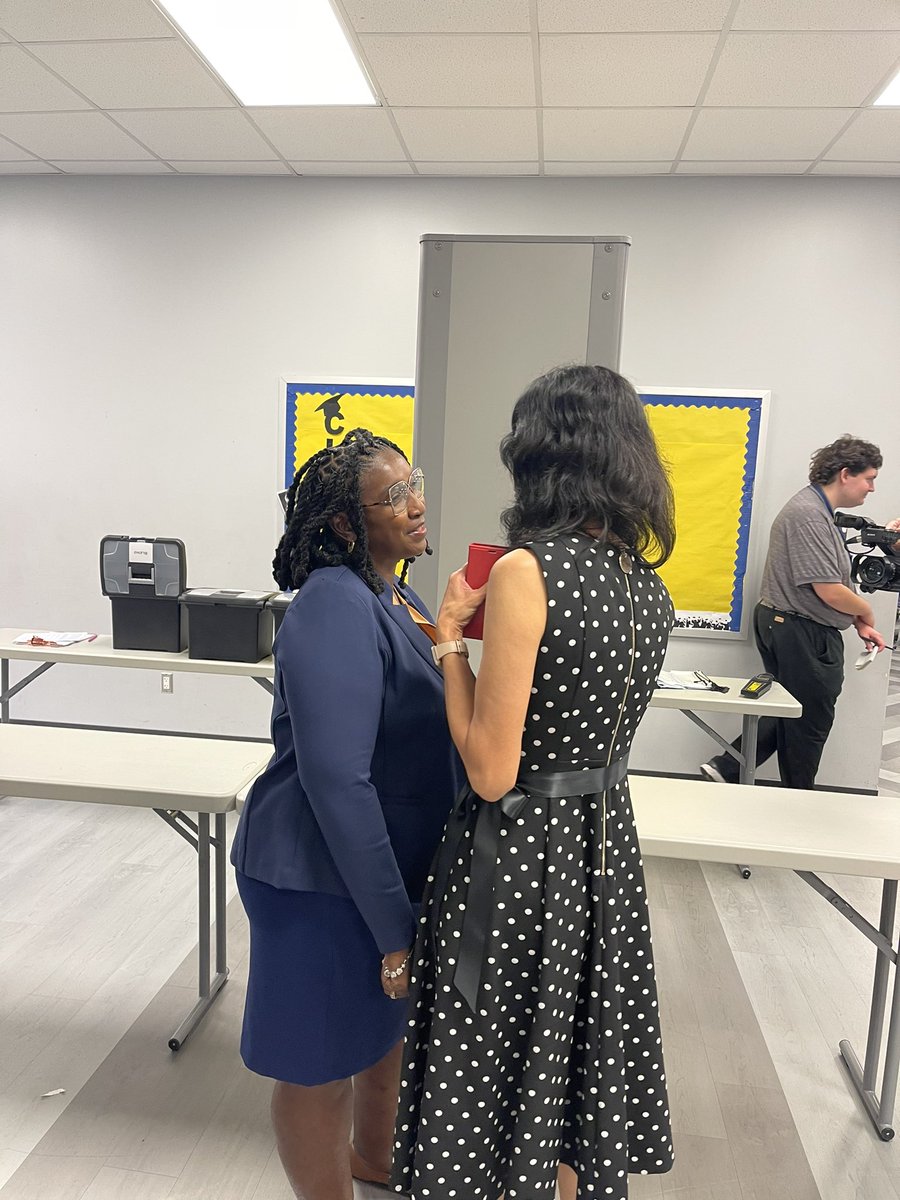 Momentum_HS's tweet image. We had an absolutely amazing 1st day of school! Our students and staff will be UNSTOPPABLE this year! We are ALL IN as we AIM HIGH! @SpringISD @StacyKRodgers @TraWalker3 @poullard_colina @etinglesr