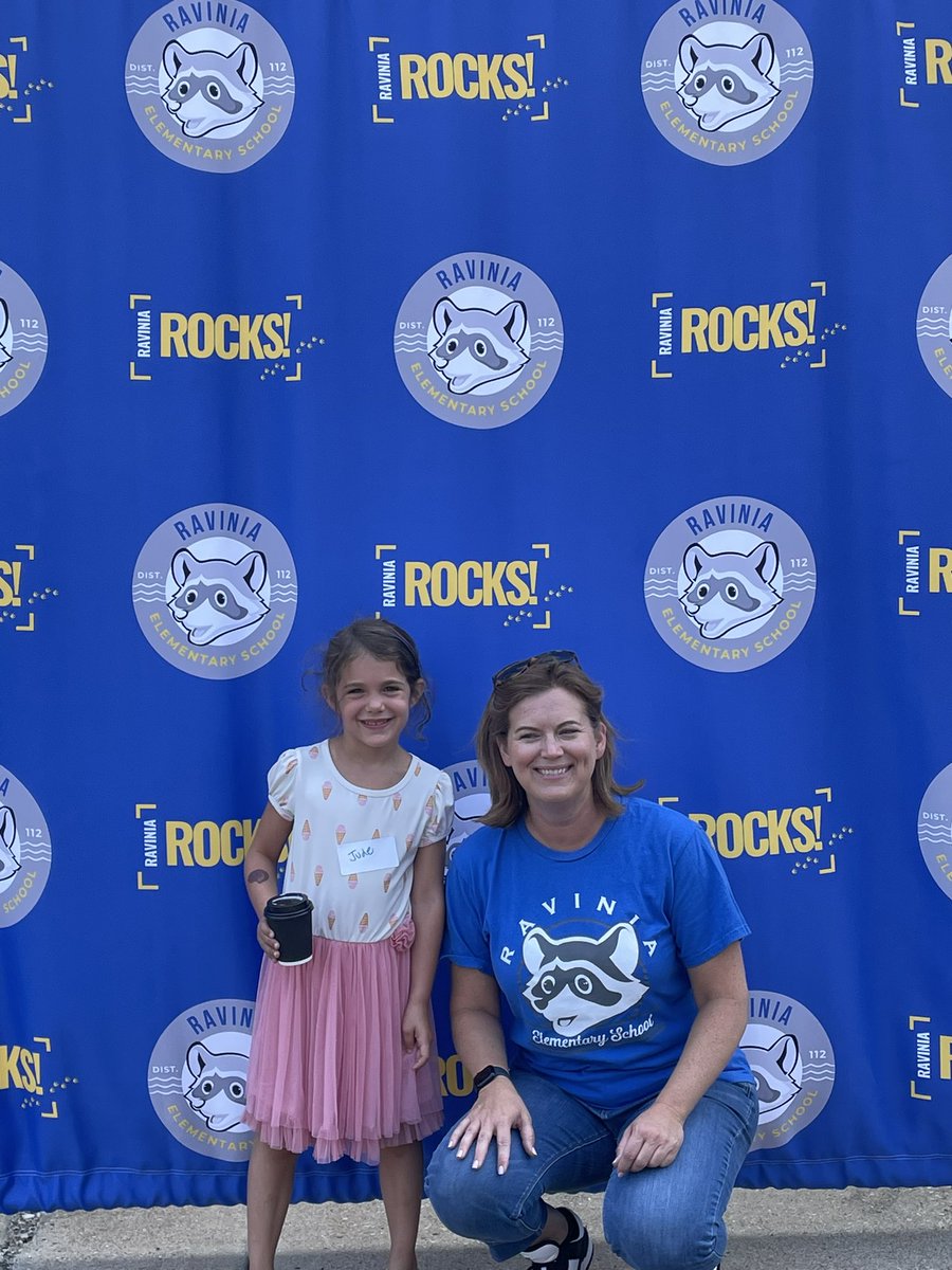 Did you know a group of Raccoons is called a gaze? Well, I certainly saw STARS all day today! From a morning play date to Food Trucks, so many raccoon sightings. One special student won the most sighted Raccoon-  five times in one week! #raviniarocks #112leads #RaccoonsInTheWild