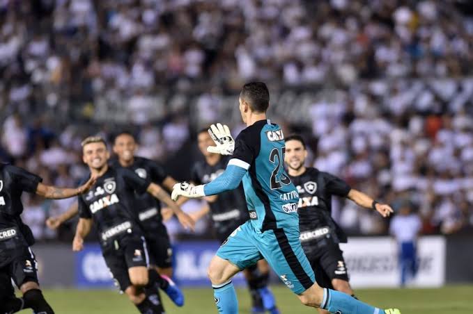 Cornetabfr1's tweet photo. É difícil demais eliminar o Olímpia no Defensores Del Chaco

Não basta ter dinheiro, tem que ter camisa https://t.co/0Gw8NsukXe