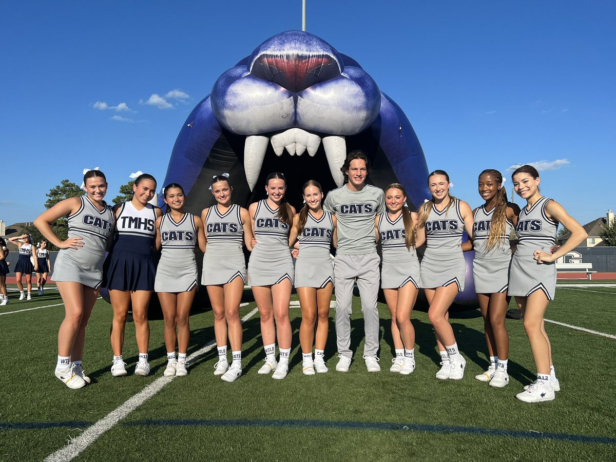 TMHSCheer2020's tweet photo. Meet the Cats 🐾 was a hit! What a great way to start the season! #tmhscheer #bethegap #meetthecats https://t.co/bNsq7Am7Ce