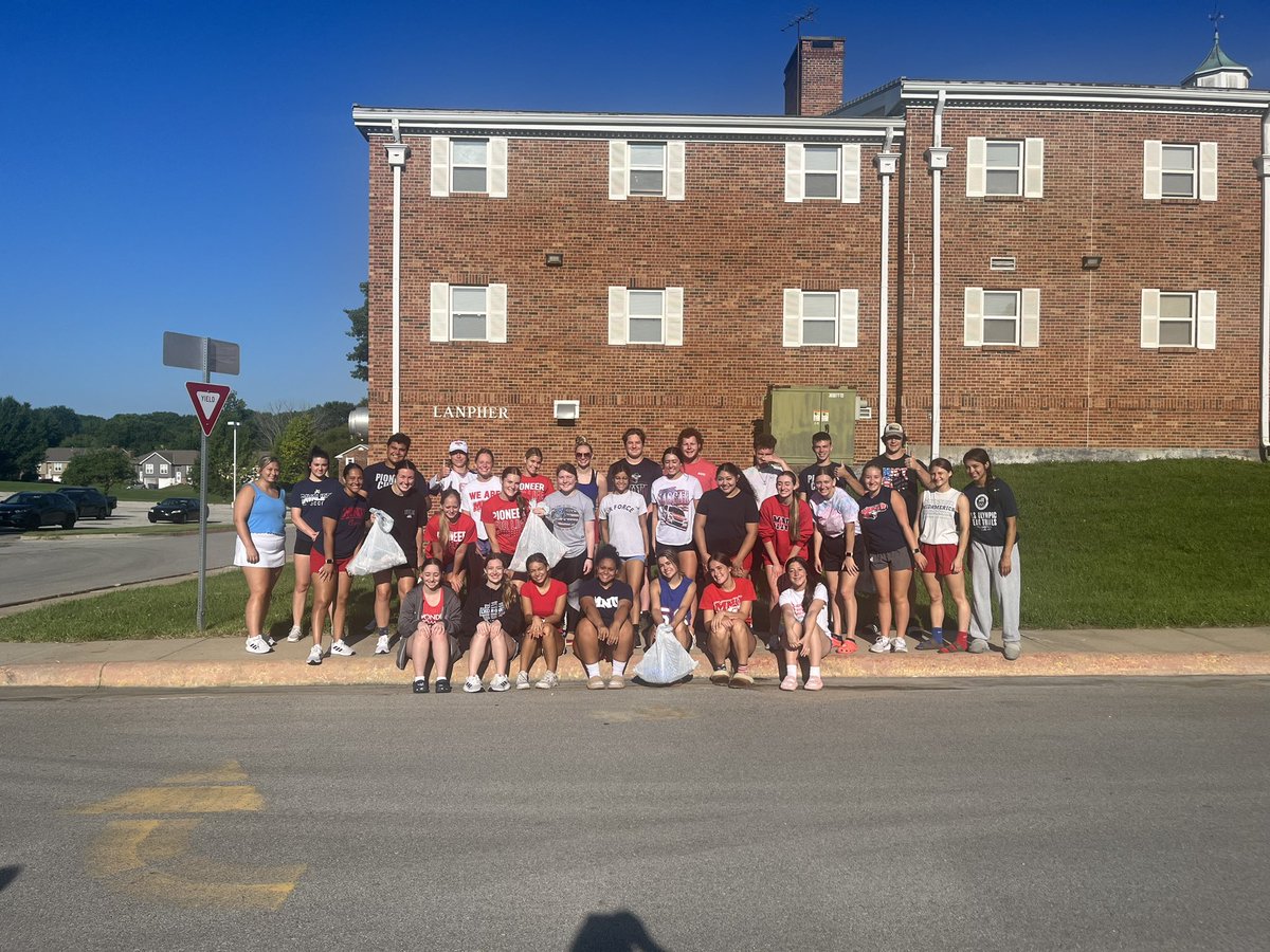 MNUCHEER_'s tweet photo. Mālama Da ʻĀina : Take care of the land!
One of my favorite team traditions! Each year we discuss the importance of keeping our campus clean! MNU is our home and we want to make sure we keep it presentable at all times!
#CommitToHit https://t.co/Vtt9rZgOJA