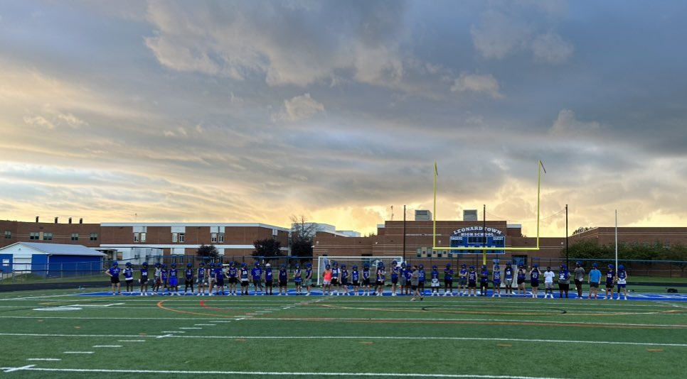 CoachBrock_504's tweet photo. There is a storm brewing in L’town. Amazing things happen when a team is collectively bought in and push each other to get better. Also doesn’t hurt when they have a great group of coaches‼️ 📈📈📈 #22days #KeepSleepin #IfYouSeeABird 👀👀 https://t.co/0G0sqxM4b9