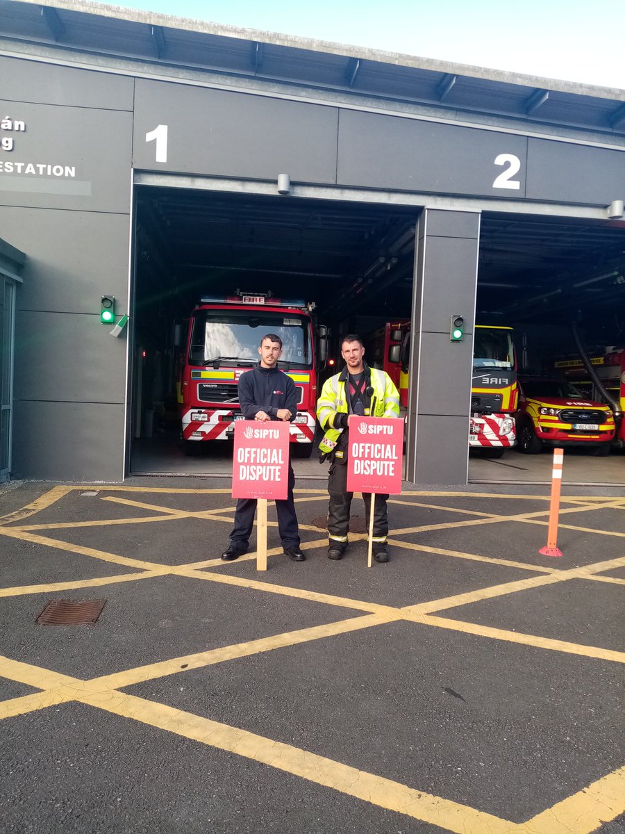 I stand in solidarity with all at Kilmallock Fire Station, & all firefighters, up & down the country! They are our everyday heroes!
#SupportFireFighters #BetterPay #BetterConditions #KilmallockFireService #Kilmallock