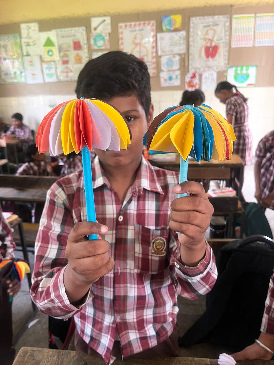 DIETPitampura's tweet photo. Artful Volunteer Ms.Manisha Solanki conducted beautiful session on Teaching Art and Craft to 39 students of Class Vth at MCPS, Sec-17, Rohini, Delhi
District -NW B
HoS- Ms.Usha Chaudhary 
CRCC- Ms.Sonia
@Pardeep76966352 @vidyanjali_edu @VidyanjaliDelhi @Dir_Education @SCERT2021 https://t.co/6EQqzZWgI6