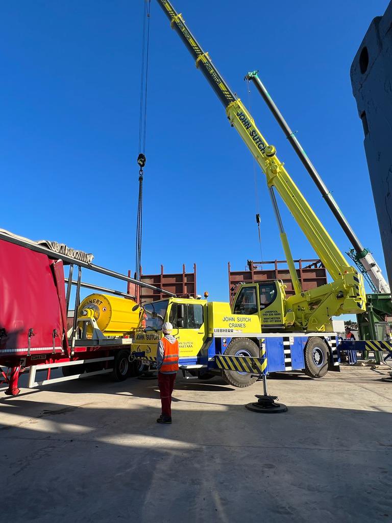 A delivery from Germany 🇩🇪 of Recycling machinery to a major metal recycling company in the North of England using one of our Euroliner, sliding roof trailers enabling unloading via the roof using an overhead crane #machinery #recycling #internationaltransport #green