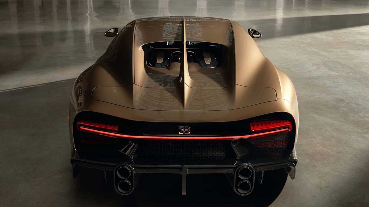WorldNewsFlare's tweet photo. Bugatti Unveils Photos of the Exclusive Chiron Super Sport Golden Model, Crafted over 2 Years and Limited to Just 1 Unit 🚗🏆 

#Luxury #Cars #Chiron #Super #Sport #Golden #Prince #maui https://t.co/fvumGSXnbv