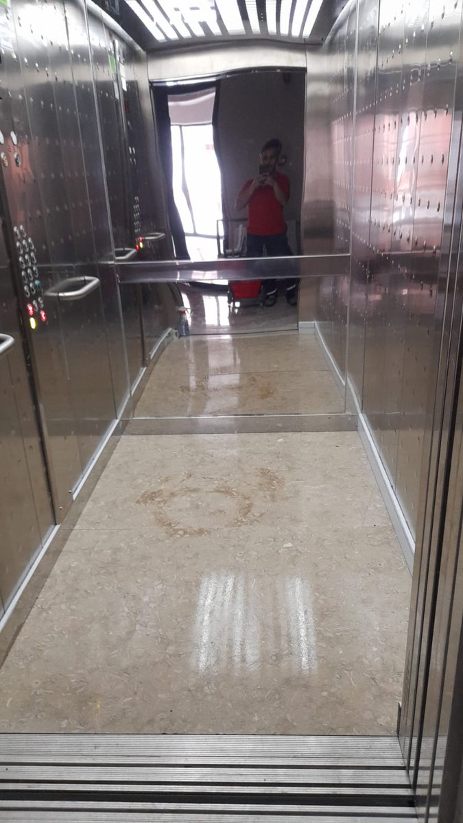 6Vadi's tweet photo. Sitemizin,yağmur sonrasi, dibi köşesi,paspasi ve de silinip süpürülmesi titizlikle yapilmaktadir.@EmlakYonetim https://t.co/btTZMyTvLH