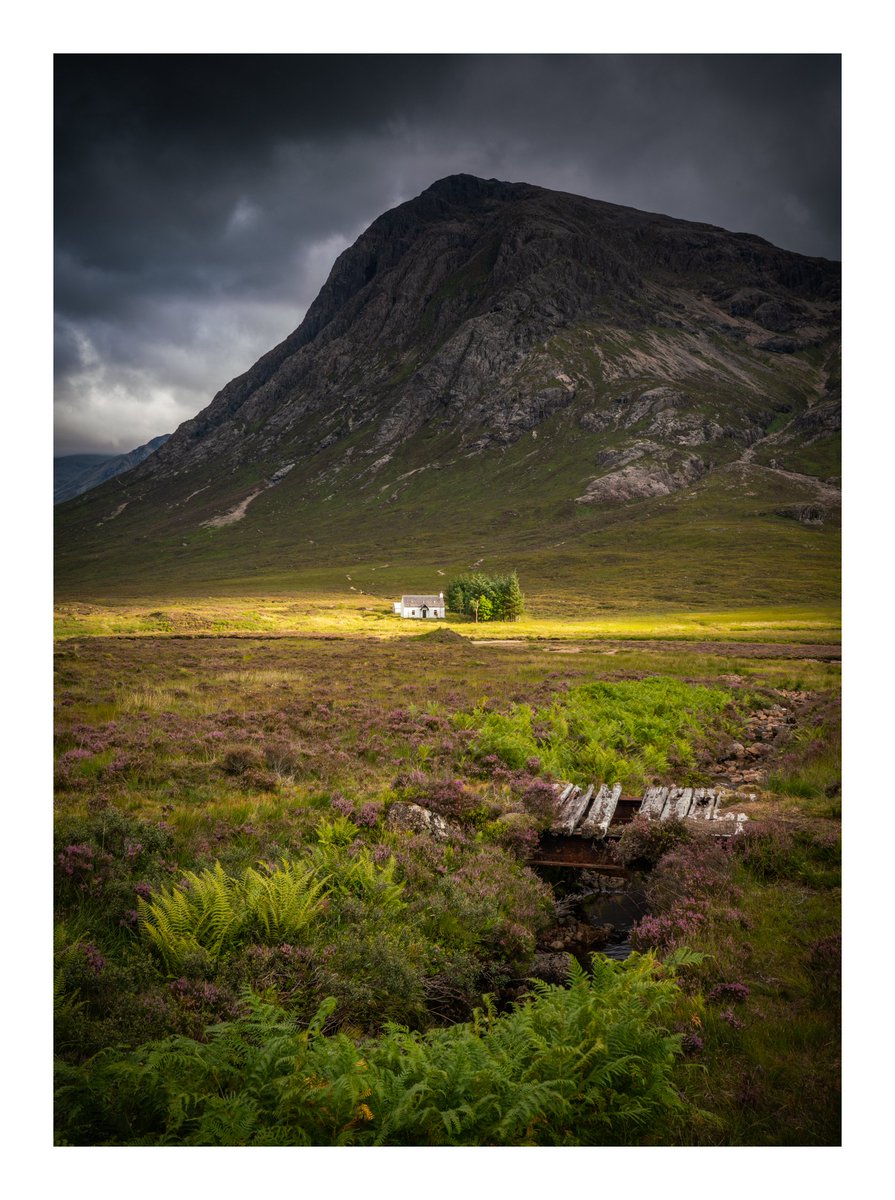 kiers's tweet photo. Two from the often shot Lagangarbh Hut - but some rather lovely golden light too.
#scotland #landscapephotography #sonyalpha #formatthitech #glencoe https://t.co/sTrWvC09WY