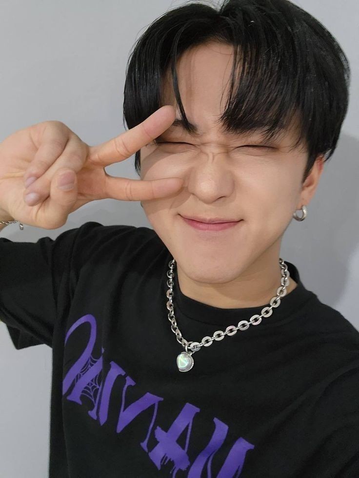 __misslee_'s tweet photo. happy birthday to the little producer of my heart, hope you have a happy birthday, eat delicious food and enjoy your day, Binnie I love you🫰🏻❤️            생일축하한다 ❤️🫶🏻 https://t.co/n4gE6vyot3