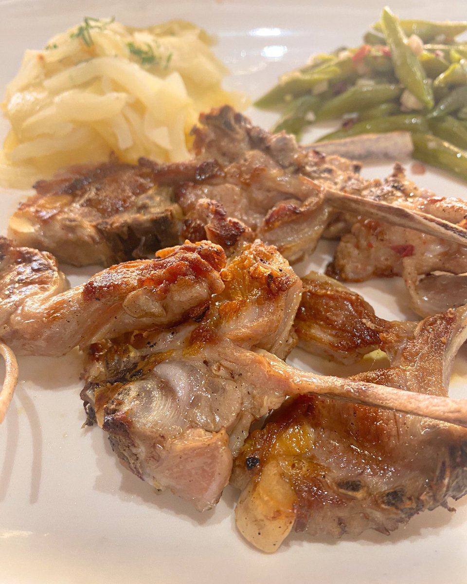 corviniano's tweet photo. Los Limoneros - Tacoronte @restauranteloslimoneros_
➡️ Chuletillas de cordero lechal. 🔝👌👍
#fotogastronomica #fotografiagastronomica #gastronomia #comer #food #photofood #foodphotography #restaurantestenerife https://t.co/o7DFWbrBjO