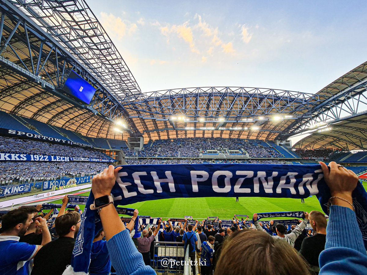 petutzki's tweet photo. 10/08/2023 ⚽️🏟🇪🇺
Lech Poznań - FC Spartak Trnava 2-1
🏆 3rd qualifying round #UECL

Another loud European night in Poznań. The 2nd half started with Marchwinski's a beautiful goal that raised the atmosphere even more. It was great to see a good number of away fans. #LPOSPA https://t.co/TuZeJKa9MR