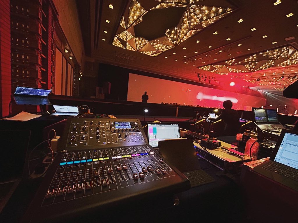 jssinc_co_jp's tweet photo. 【現場紹介】帝国ホテル
#jss #publicaddress #lighting #pastaff #midas #m32r #kivaii #sb15m #一面 #スクリーン #帝国ホテル https://t.co/Rl4dyz2IhM