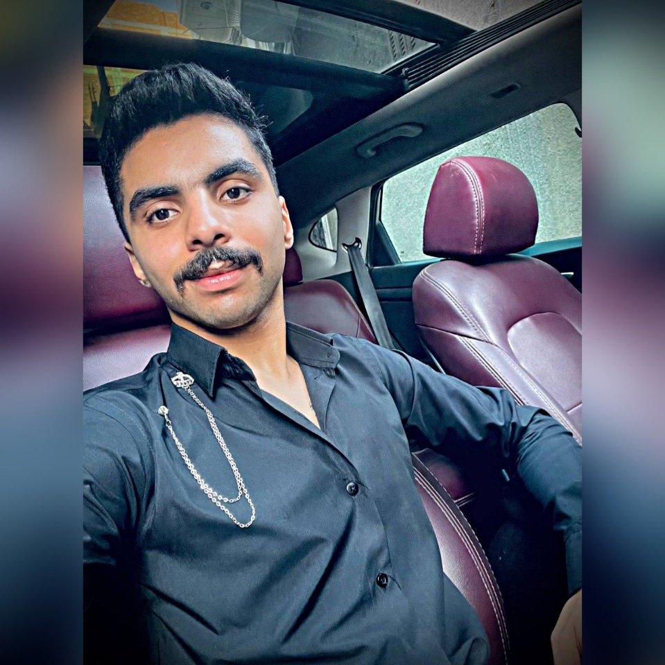 نستغفرّكَ ربِيَ حين تُلهينا الدُنيا عنّ ذِكرك .