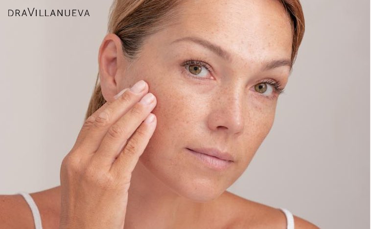 ¿Te preguntas cómo hacer desaparecer las manchitas solares? 🤔 Si ya estás pensando en cómo librarte de ellas cuando finalice agosto, te recomiendo nuestro tratamiento #IPL. 
*Información ℹ️ en mi web 👉dravillanueva.com/medicina-estet…
#medicinaestética #Barcelona #LuzPulsadaIntensa