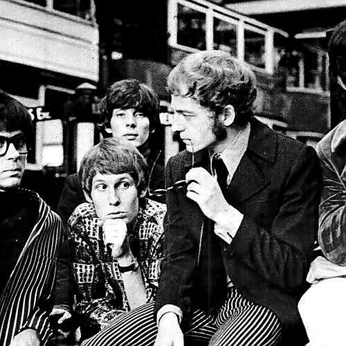 F3hvu6kKTYXcOAF's tweet photo. It's not today for tomorrow. Today is for today.
#MikeHugg
#BOTD🎂
#ManfredMann - My Generation 1966.
https://t.co/sn5daogxeY
Semi-Detached Suburban Mr.James 1966.
https://t.co/Da7MziwLUH
Blue Suede Shoes Again
Live from ‘Beat-Club’ 1972.
https://t.co/sawEWwCQP1 https://t.co/wCFjEtfHif