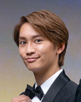 Old_HelloWorld's tweet photo. Joichiro Fujiwara of #NaniwaDanshi returns to the stage in "The Film On The Moon Cinema 2023!" Revived from 2021's pandemic cancellation, the show follows a group of townsfolk who band together to save their beloved local movie theater. Coming in November! #月とシネマ2023 https://t.co/3k9PzBsf3L