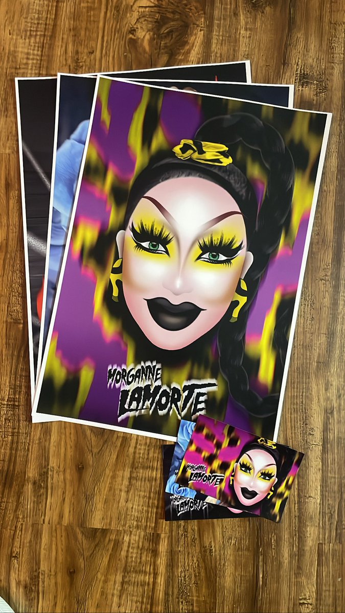 morgannelamorte's tweet photo. Holo!
MaΓ±ana en el DragFest de LemonLab tendrΓ© Merch, Prints y Postales coleccionables para que #SupportYourLocalQueens
EstarΓ‘n junto al Merch de #Violetchacki y #Shangela y
despuΓ©s del show estarΓ© con un Sharpie si alguien quiere la dedicatoria.
X
#lemonlab #dragfest #santiago https://t.co/UVPCZNFAcn