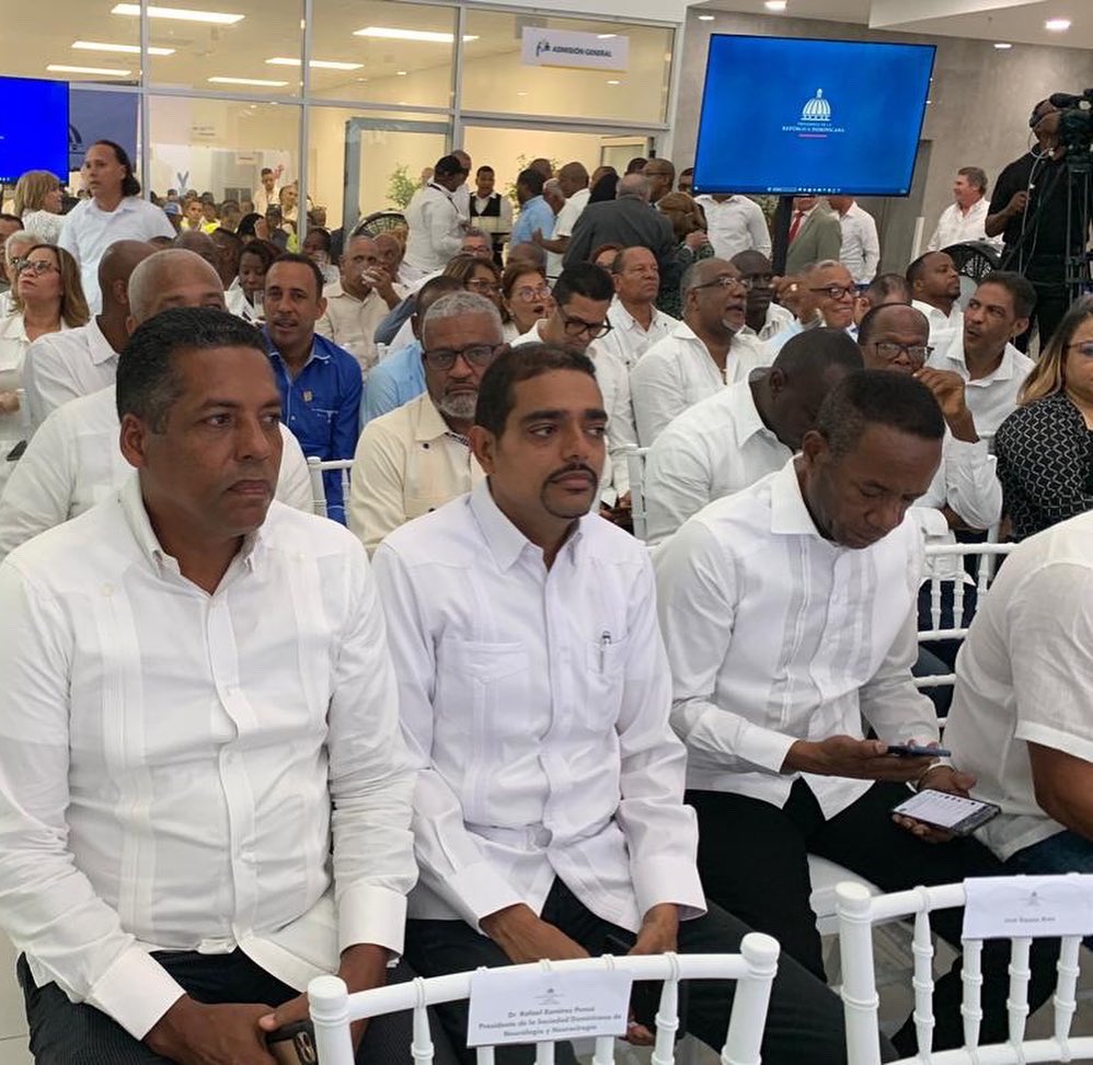 CarlosOAlcalde's tweet photo. Hoy estuvimos presente en la inauguración del hospital Dr. Mauricio Tolentino Dipp junto a nuestro presidente @luisabinader. 

El municipio sigue avanzando y con nosotros desde la alcaldía continuará su desarrollo. 

#CarlosOrtizAlcalde  #InauguracionHospital #luisabinader

1/2 https://t.co/b7p6tG6aX4