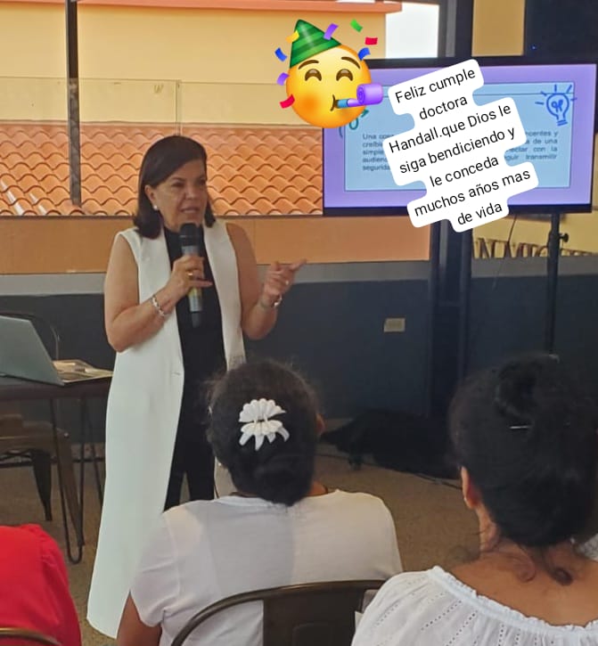 Hoy  está de cumpleaños, la doctora Julieth Handall, presidenta de Panal.
Desde este organización la saludamos con respeto ,cariño y nuestros mejores deseos de bienestar. Felicidades