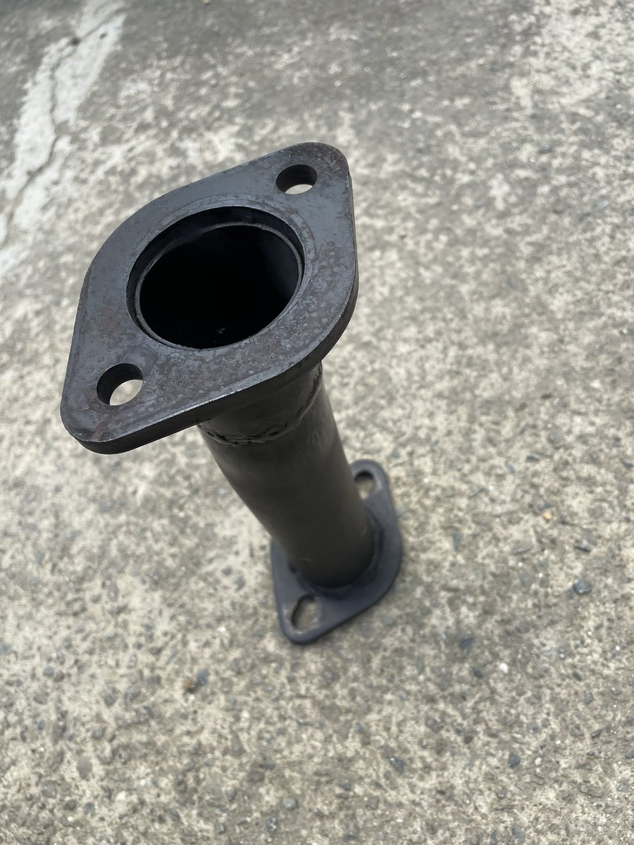 ratel_diy's tweet photo. タント用のマフラーポン付け出来る思ってたら、エキパイの長さが足りず、溶接でマフラー加工👍
#マフラー #溶接 #l175 #車好きな人と繋がりたい https://t.co/IYoykE4LLg