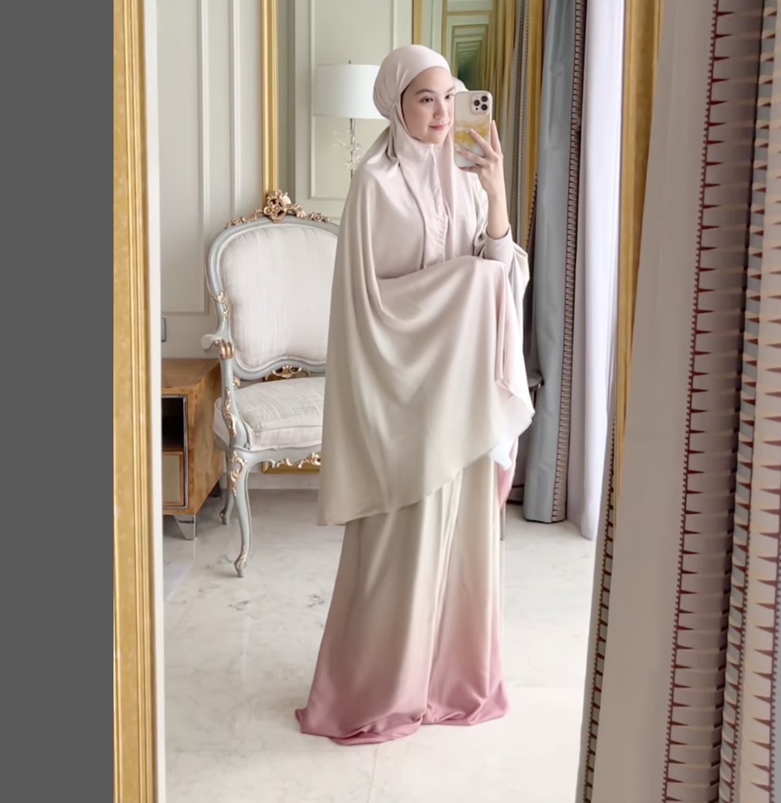 sabbykongsi's tweet photo. Omggg girlsss, found this colorful ombre telekung. SO pretty &amp; aesthetically pleasingg!! Nakkk🥺🫶 https://t.co/ponbdQq7He