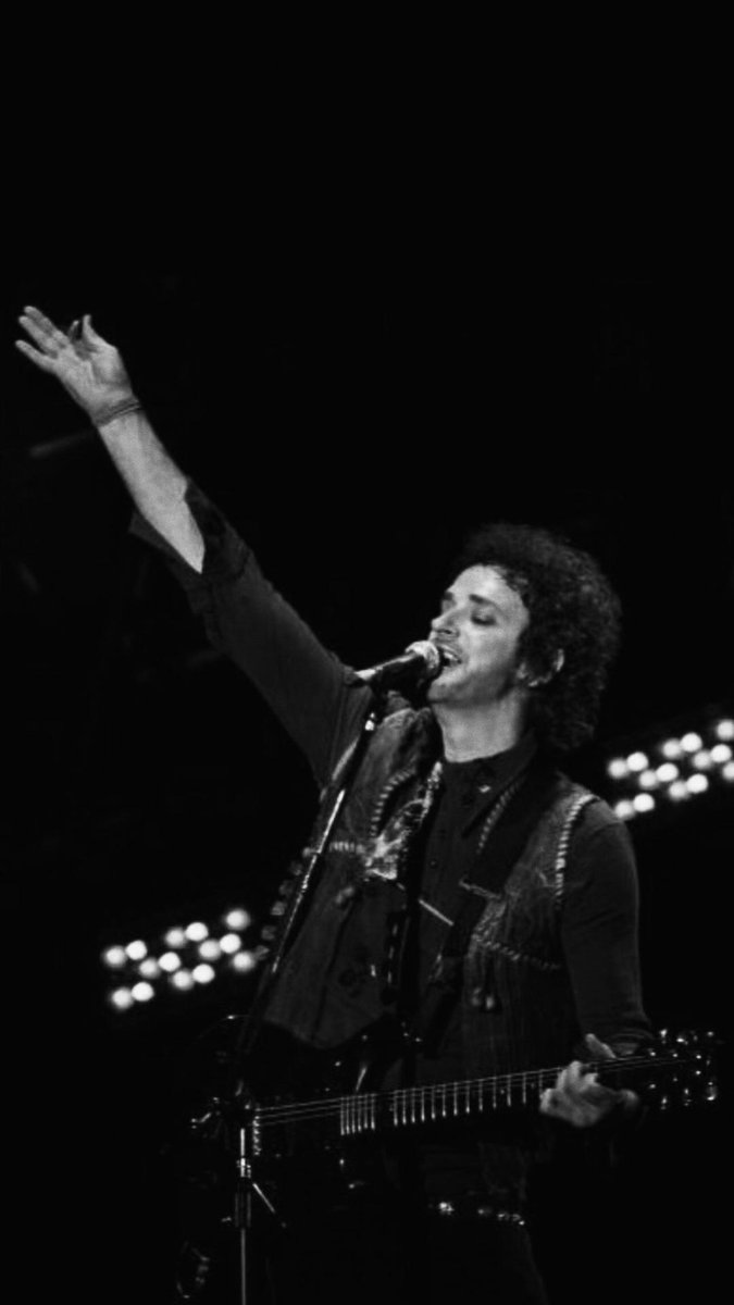SabriCoccaro's tweet photo. Sólo muere quien es olvidado, y a él nunca lo olvidaremos. Eterno por siempre en nuestros corazones

Feliz cumpleaños Gustavo Cerati. 

64 años de magia 💫 https://t.co/Y9ZYsx8AJp