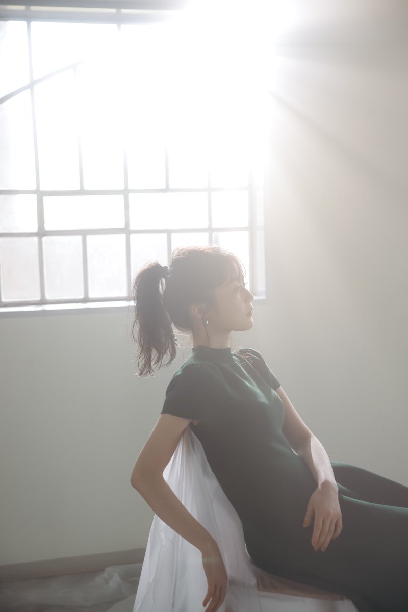 刺繍入りネイビーウェア スタジャン 生田絵梨花 生田絵梨花-STAFF on X: 