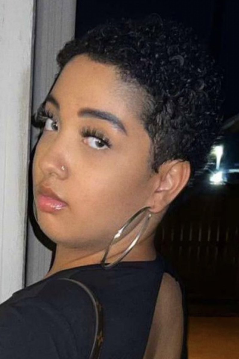 Zvbear's tweet photo. I take BACK what I said to your boyfriend 

You’d have to pay ME to breathe in your direction 

I don’t like a catfish ☹️ https://t.co/8AUzboC6qw