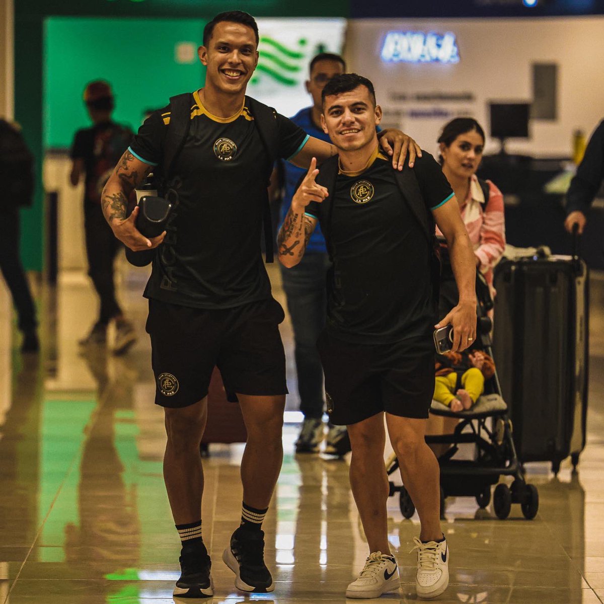 atleticolapaz's tweet photo. Llegamos a Mérida, Yucatán 😎.

Ya nos encontramos en la capital Yucateca para el partido de Jornada 4 de @LigaMXExpansion ante @venadosfc.

Nos vemos mañana en punto de las 6:05HL para apoyar con todo al aurinegro 🟠⚫️.

#SomosPAZIon https://t.co/ejFqpck0E2