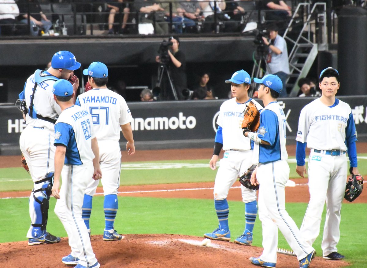 SUMINAFHERO61's tweet photo. #2023年08月09日
#loveFighters
#アリエル・マルティネス
#山本拓実
#sec116
#３列目

アリエルが通訳士さんなしで話してたのが印象的でした
頑張って日本語で話してたのかな https://t.co/MqD9Pj0T3P