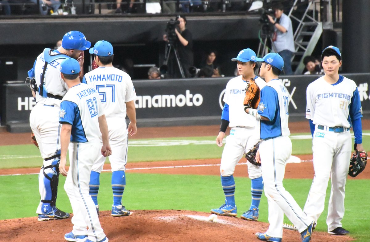 SUMINAFHERO61's tweet photo. #2023年08月09日
#loveFighters
#アリエル・マルティネス
#山本拓実
#sec116
#３列目

アリエルが通訳士さんなしで話してたのが印象的でした
頑張って日本語で話してたのかな https://t.co/MqD9Pj0T3P