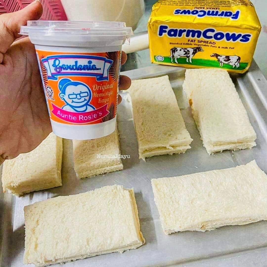DailyMakan's tweet photo. Resipi Roti Bakar Sebiji Kopitiam! 🧇🍞
✨Bahan-Bahan:
- roti Gardenia – ikutlah brand apa-apapun.
- butter – brand Buttercup pun boleh. Sis guna jenama Farm Cows
- kaya https://t.co/FHoMuRsZ7g