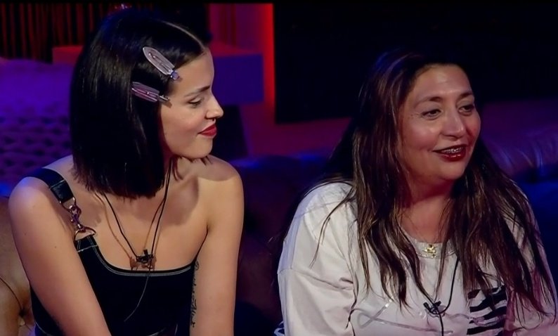 Lgbtorta_'s tweet photo. No importa el orden, pero acá vemos a la ganadora y la subcampeona de este Gran Hermano 👑 

Dos mujeres con valores, lealtad y buen corazón 💖

#GranHermanoCHV https://t.co/Ofzyl3xhDF