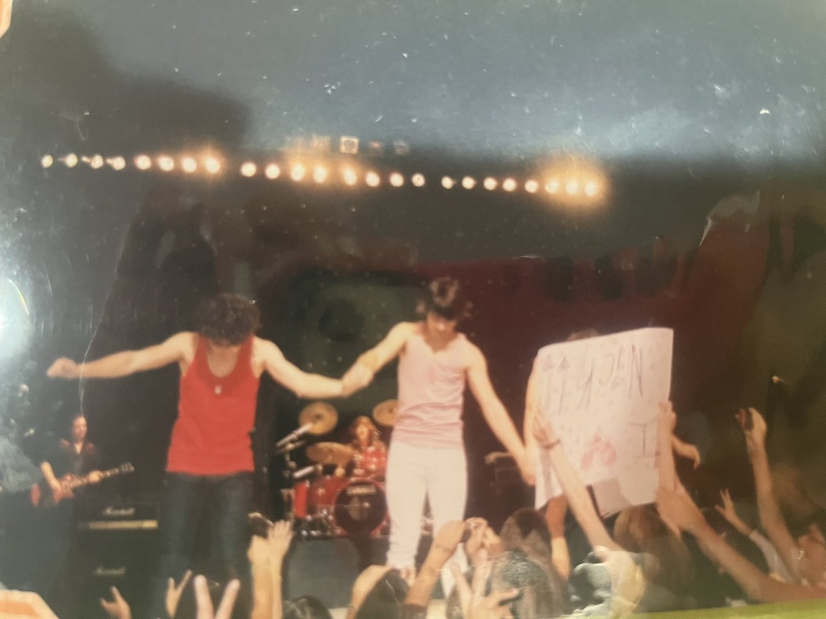 Mandylola's tweet photo. Can’t wait for my third time seeing the @jonasbrothers this weekend @kevinjonas @joejonas @nickjonas https://t.co/aqG4PPbPMc