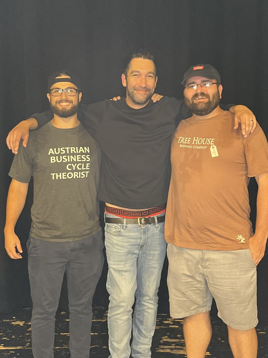 tawmdog's tweet photo. Great show in Hampton Beach @LegionOfSkanks @ComicDaveSmith https://t.co/rK7v1kF2oW