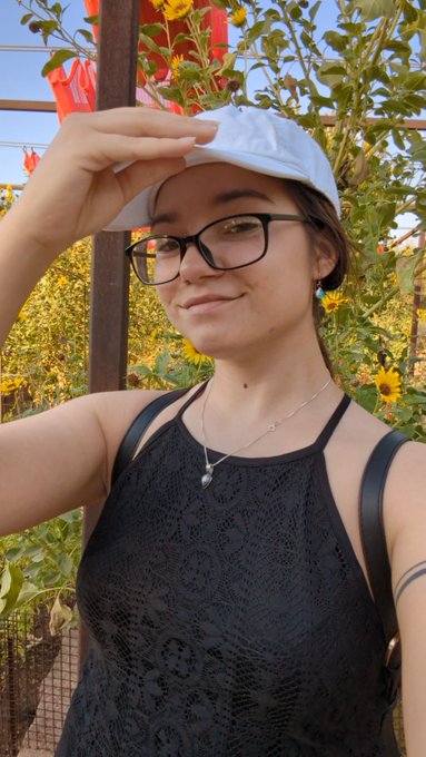 Since I've been such a good girl you should leave a tip so I can get a smoke in tonight ☺️🍃   $TealDottie