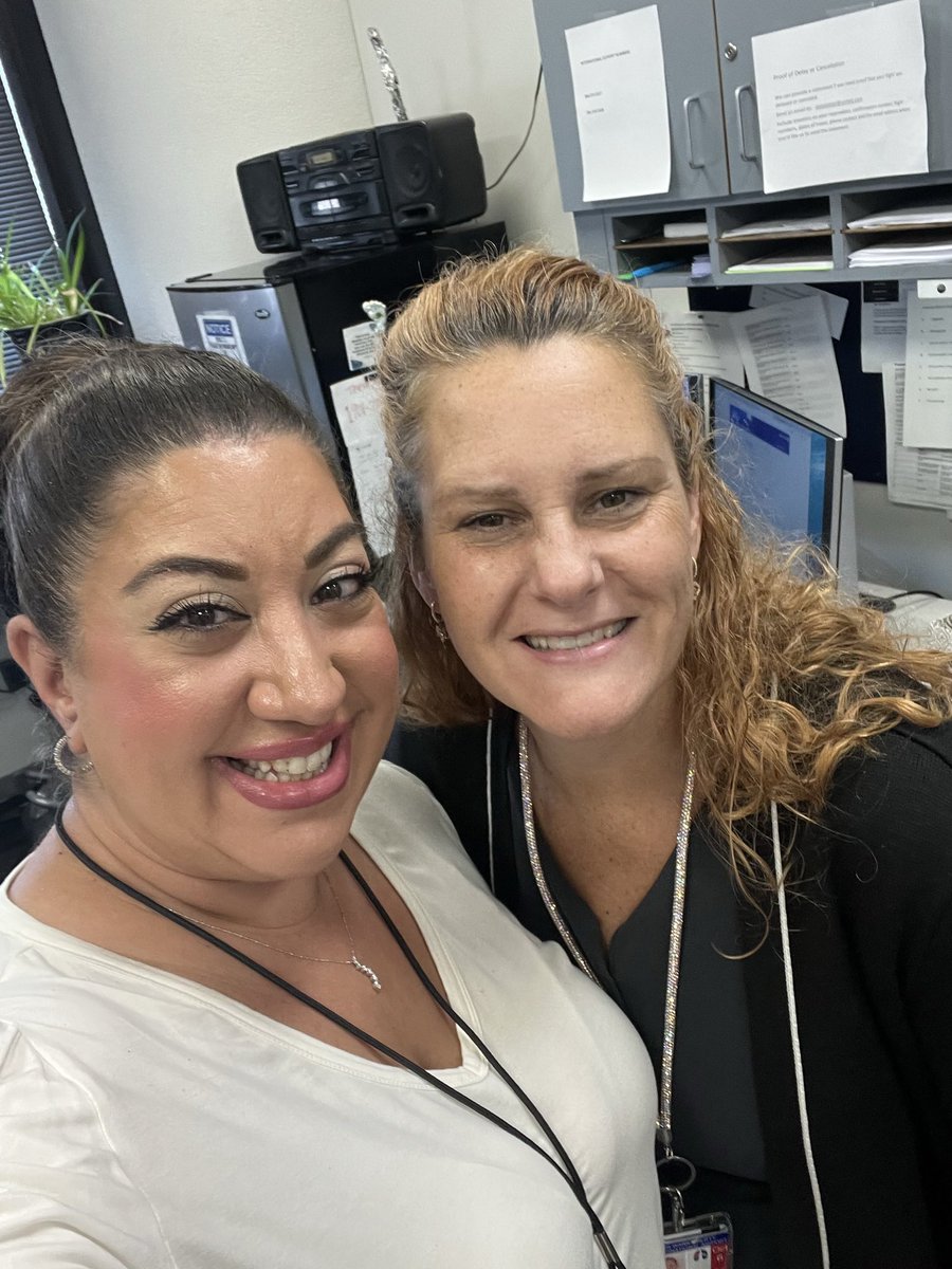 ArtemisUAL's tweet photo. Spending time with all our friends in EWR! #teamEWR and #AOD was hard at work behind the scenes for a smooth operation last weekend. Thank you @csarkari @Jordan_Bykowsky @skarabetian @rodney20148 for letting us come support! @MikeHannaUAL @billwatts_11 @Vern_UAL @Tobyatunited https://t.co/W3d72eqbzX
