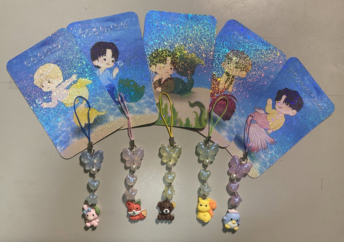 moorasaki_'s tweet photo. *＊✿❀ TXT ACT: SWEET MIRAGE in BULACAN FREEBIES  ❀✿＊*

❀ follow, like and rts are appreciated
❀ mermaid txt fanart pc + fanmade keychain (txt animal emoticon) (random/pack)
❀ limited quantity so first come first serve basis >.<

D-2 days 'til con day!
see you, MOA's! ♥❀ https://t.co/8WHCbIjUms