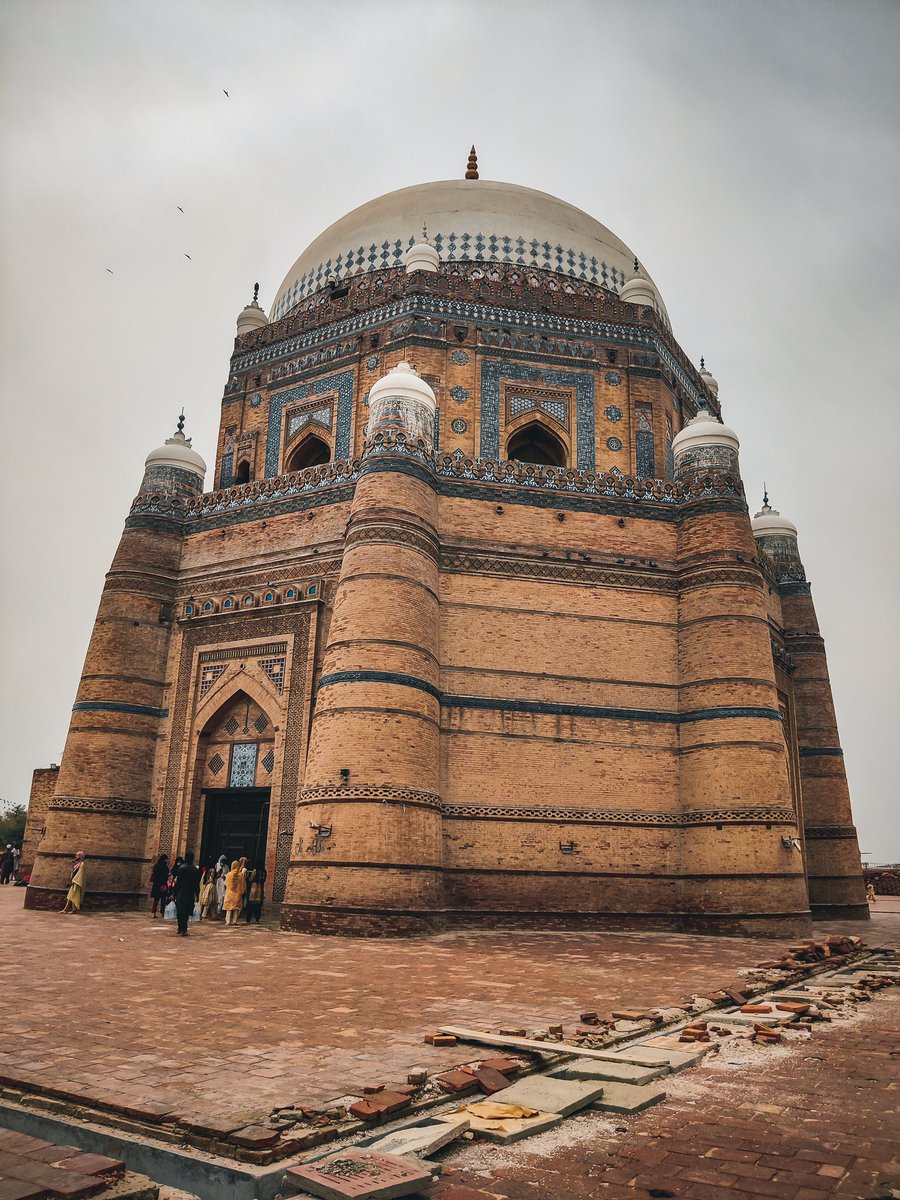 Multan♥️♥️♥️

#multan #cityofsaints
