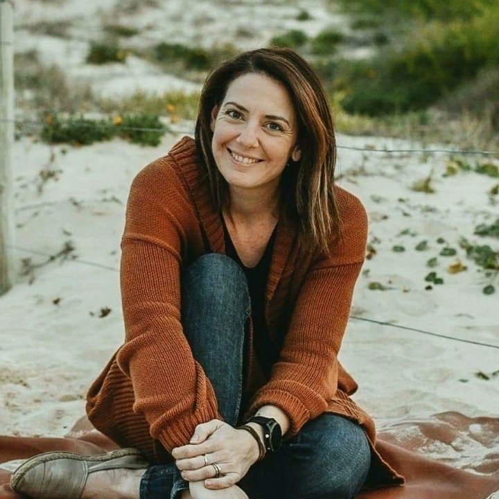 frame_abel's tweet photo. MEET CANDICE: Candice is a Realism Artist and Family Lifestyle Photographer based in Sydney. As an artist, she works in a variety of mediums, primarily Soft Pastel, and creates both landscapes and portraits (eyes, people, pets) 🌊🐶📸

#frameabel #artistsinaugust #Sydney https://t.co/iOreiSy3G2