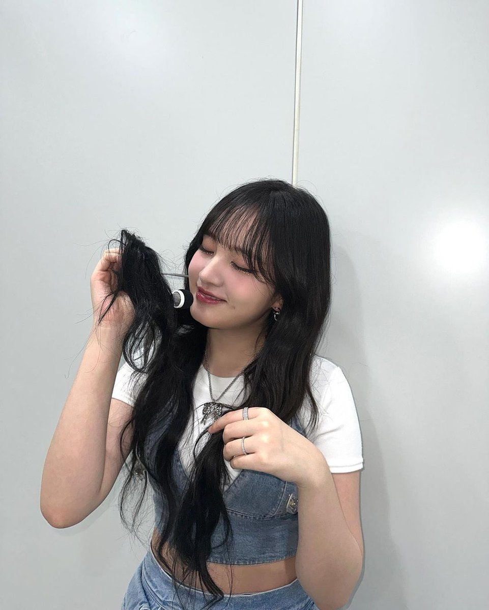 ivepics_'s tweet photo. ivestarship instagram update with LIZ https://t.co/TnDoT5ByCH