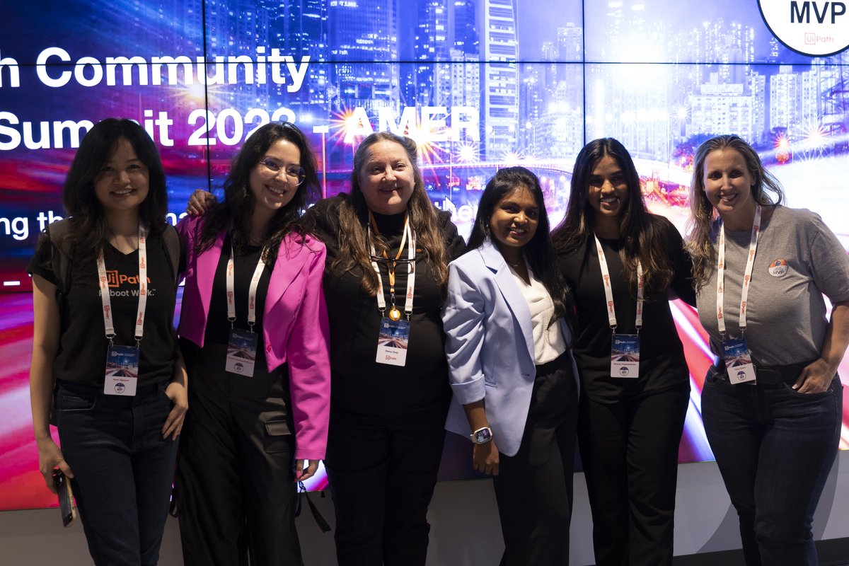 UiPath's tweet photo. #UiPathMVPs have taken over Seattle for #UiPathMVPSummit. It was a day fueled by excitement over our latest AI-powered innovations &amp; IRL collaboration. 👨‍💻🤝👨‍💻 #automation https://t.co/pbt4WHloly