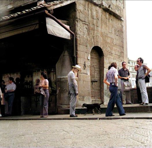 Ponte Vecchio a Firenze negli anni 70,
Ponte Vecchio in Florence in the 1970s
.
#VintageFlorence
#BridgeOfTime
#NostalgicFlorence
#70sVibes
#IconicLandmark
#HistoricBeauty
#TimelessElegance
#GoldenReflections
#CharmingOldBridge
#FlorenceMemories