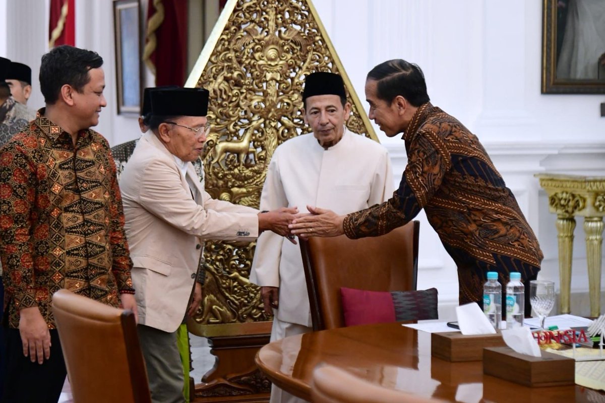 pkl_diskominfo's tweet photo. Kota Pekalongan Jadi Tuan Rumah Perhelatan Sufi Dunia

Kota Pekalongan - Presiden Joko Widodo dan para ulama sufi dari 60 negara direncanakan akan menghadiri Multaqo Sufi Al-Alamy atau Muktamar Sufi Internasional di Kota Pekalongan pada 29–31 Agustus 2023 mendatang. https://t.co/7p3wFyP7Vz