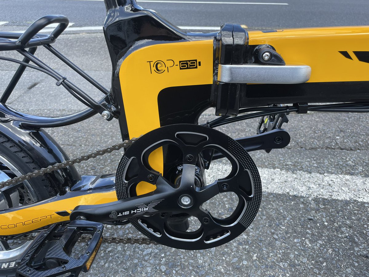 mc8198's tweet photo. 【新入荷】
EV バイクのデモカー入荷しました🙌
#RICHBIT #TOP619
ナンバー登録&保険
免許、ヘルメット必要
原付バイクと変わりません😌
折りたたみOK
総額19.9万円
電動走行距離約25km/h
最高速度 約30km/h
伊勢崎店に展示中です
興味ある方ご来店お待ちしております😌 https://t.co/xp07GsiqtD