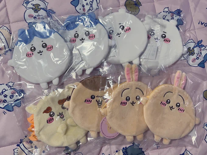 私の10連がやっと届きました A賞これが1000円…!?ってくらい、ほんとに大きくてびっくりしている…  郵送交換難しそうだけど、これ手渡し交換もとんでもない大きさ… どなたか我が家のAうさぎ、Bうさぎをハチワレちゃんに交換できる方いらっしゃったらお声がけいただけると助かります
