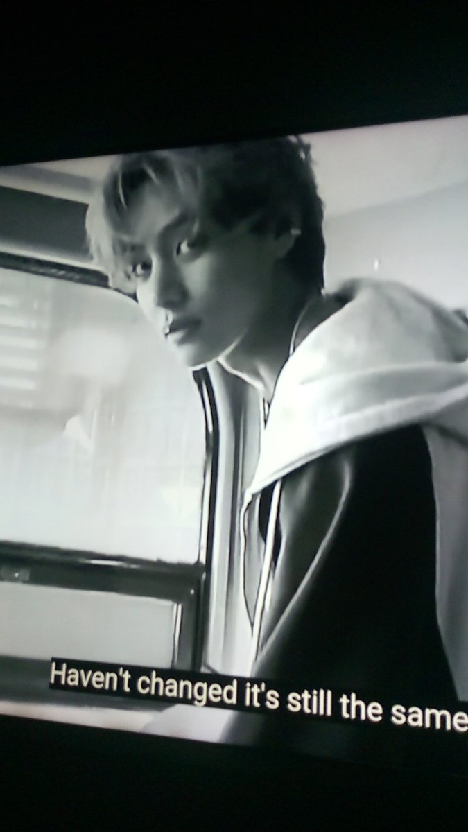 Teni_michaelson's tweet photo. #RainyDaysByV the song is everythingggg😭😭#kimtaehyung https://t.co/BzARzww4Vm