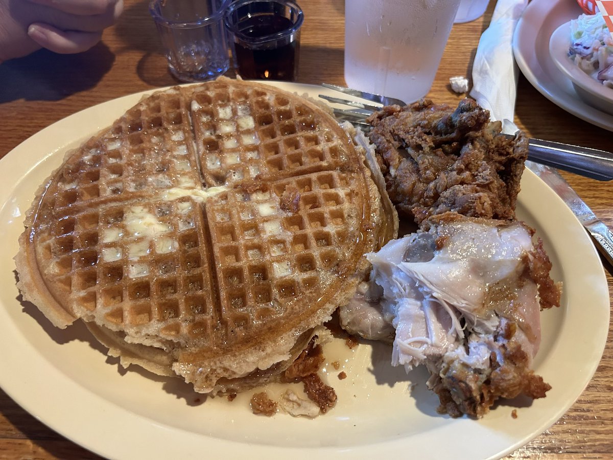 YourmanGodfrey's tweet image. Roscoe’s and theatre… who says I’m not classy. #chickenANDwaffles #lesmiserables