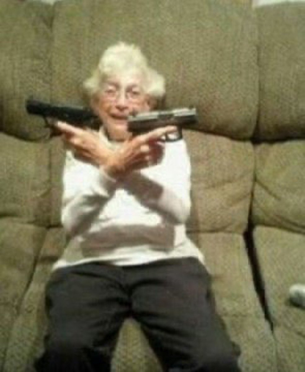 AnnabelleWilin's tweet image. Me when i wake up in a bad mood: